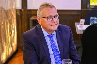 Mitgliederversammlung 2022 - Heinz Junkerkalefeld wurde als Vorsitzendern in seinem Amt bestätigt. 